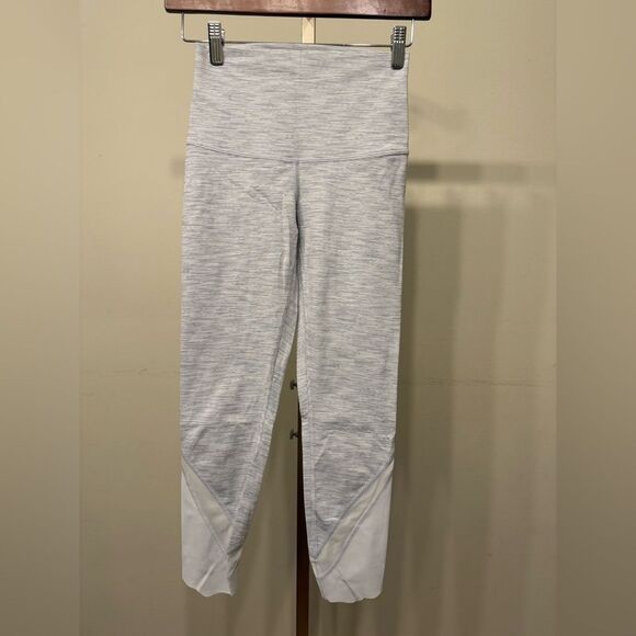 Lululemon sz 4 Gray Striped Leggings - Picture 4 of 5
